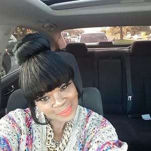 Meet your Posher, Yolanda